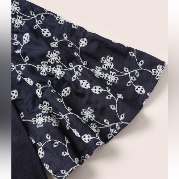 BloomChic Plus Size 2XL Floral Embroidered Crew Neck Ruffle Sleeve T-shirt us18 - Picture 5 of 7